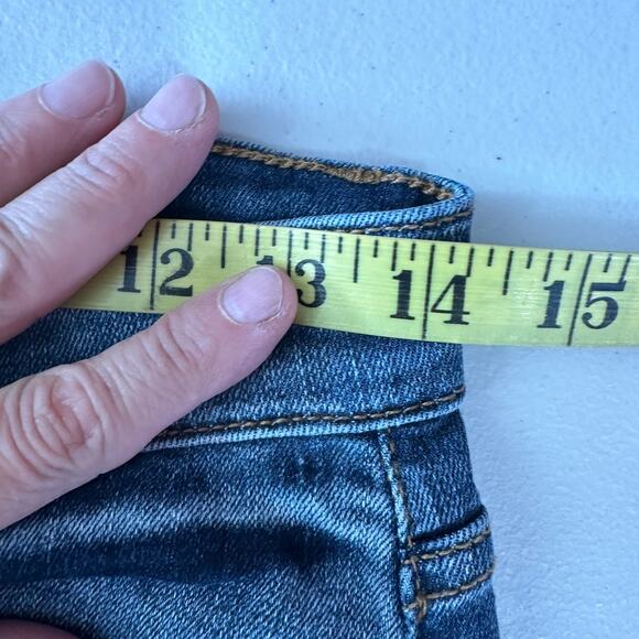 Judy Blue Boyfriend Fit Mid Rise Distressed Medium Wash Size 26 - Picture 7 of 8